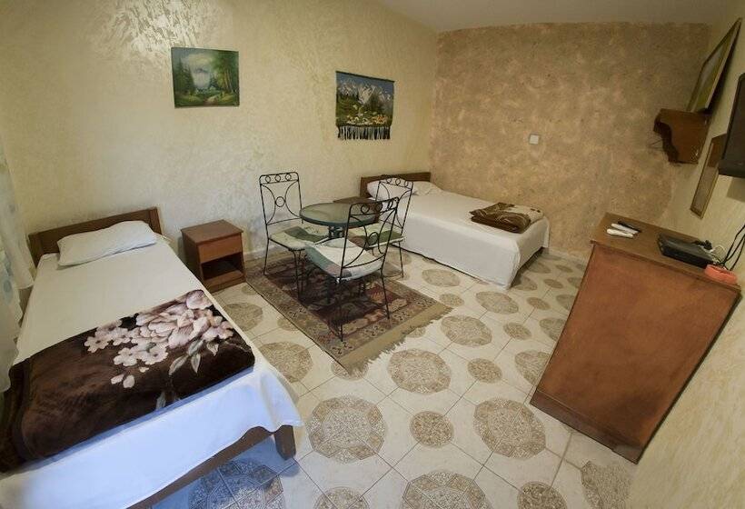 اتاق استاندارد سه نفره, Bedouin Moon Village