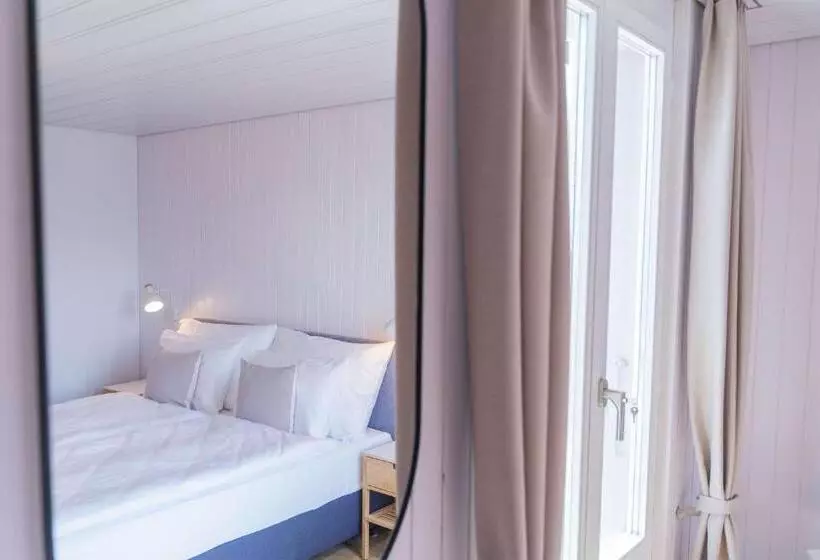 バルコニー付きスタンダードルーム, La Belle Vue Boutique Hotel & Café