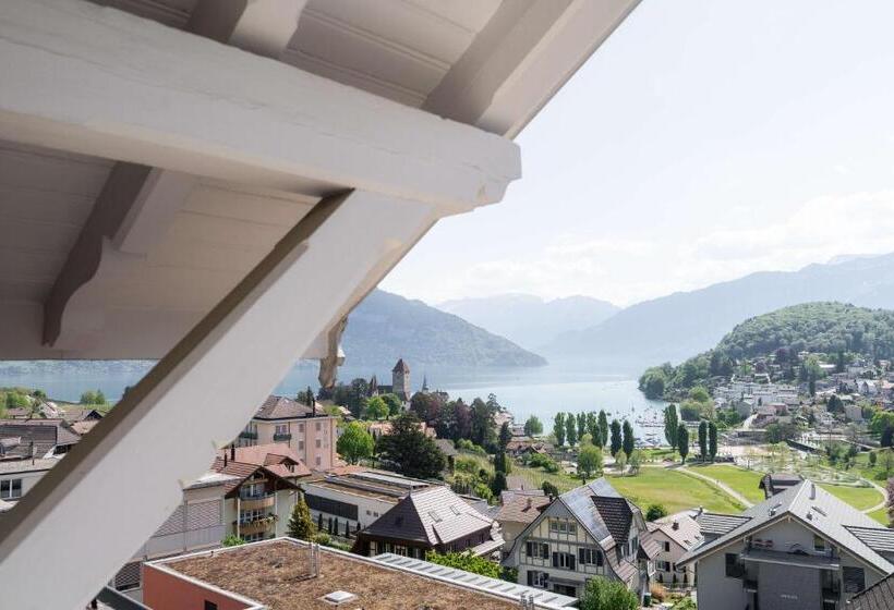 家庭间, La Belle Vue Boutique Hotel & Café