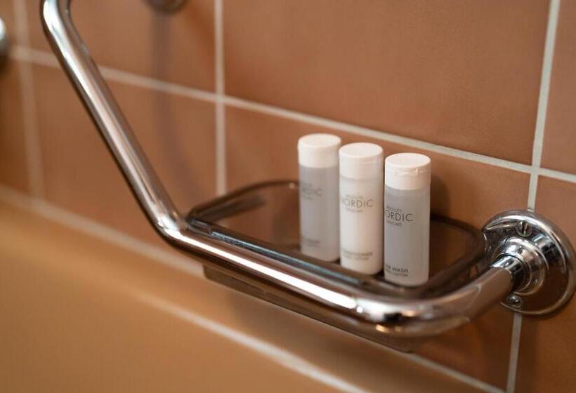 带露台两卧公寓, La Belle Vue Boutique Hotel & Café