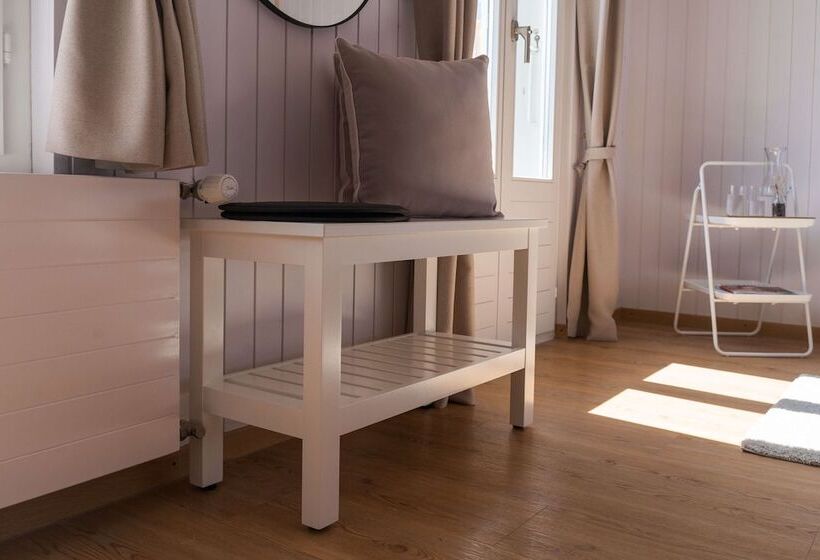 家庭间, La Belle Vue Boutique Hotel & Café