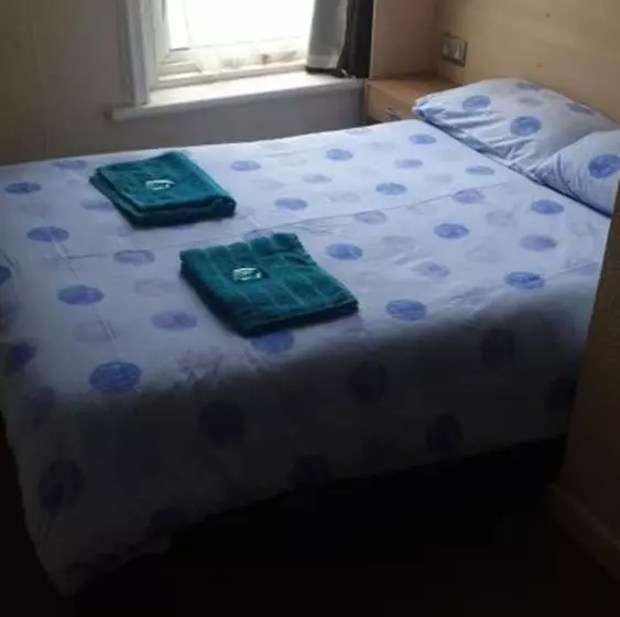 Standard Yhden Hengen Huone, Dora