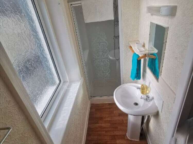 Семейный Номер, Dora