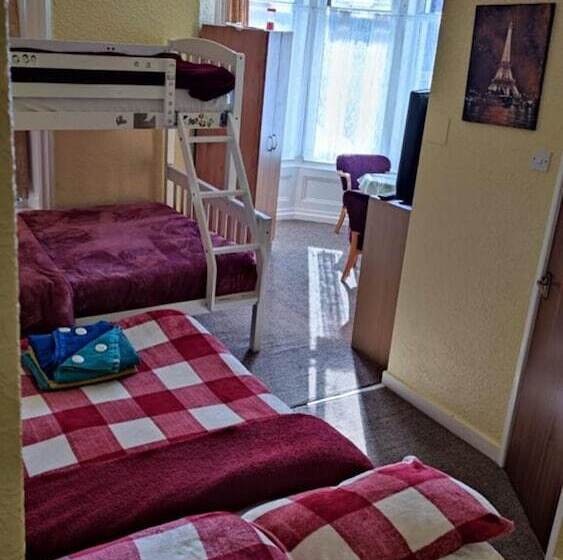 Семейный Номер, Dora