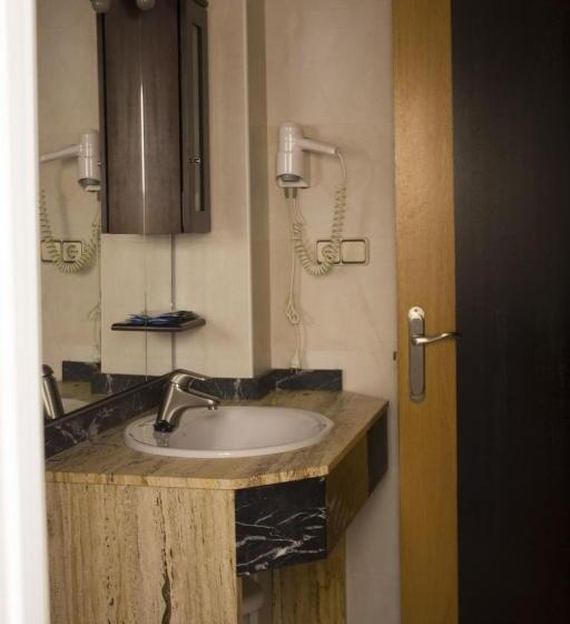 스탠다드 싱글 룸, La Parrilla