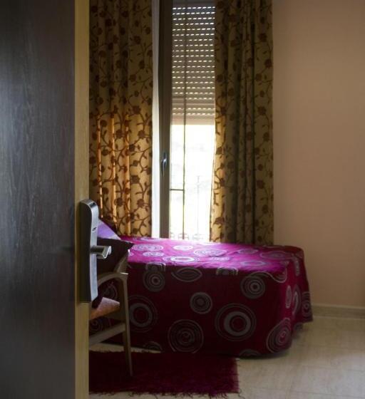 스탠다드 트리플 룸, La Parrilla