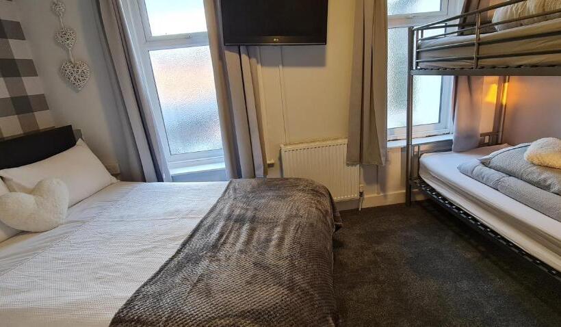 Camera Familiare, Ocean Bay