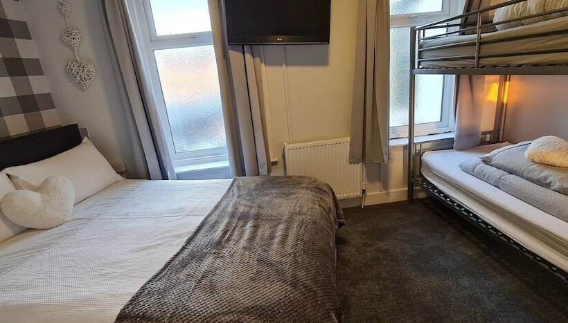 Camera Familiare, Ocean Bay