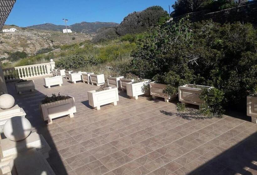 スタンダードトリプルルーム, Parthenon