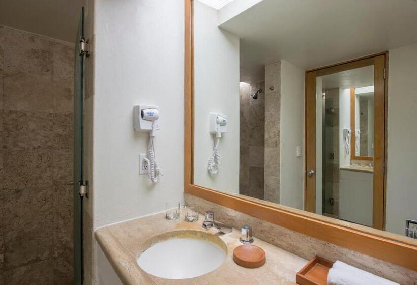 Standard Studio King Bed