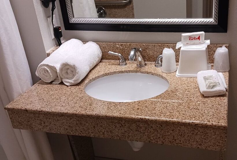 סוויטה, Red Roof Inn & Suites Longview