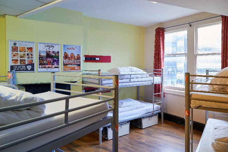 تختخواب در اتاق مشترک, St Christopher S Hammersmith