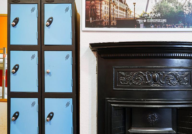 تختخواب در اتاق مشترک, St Christopher S Hammersmith