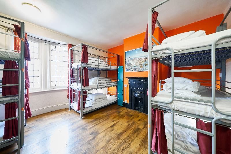 Bed in Shared Room with Shared Bathroom, St Christopher S Hammersmith