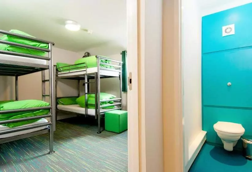 ルームシェアのワンベッド, Yha York