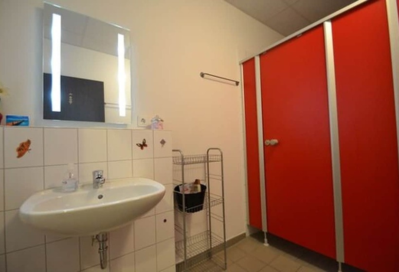 带共用卧室公用房间的床, Arena Hostel & Monteurzimmer