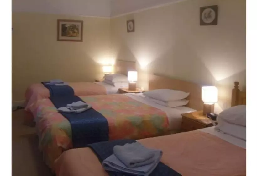 Perhehuone, Amazon Guest House