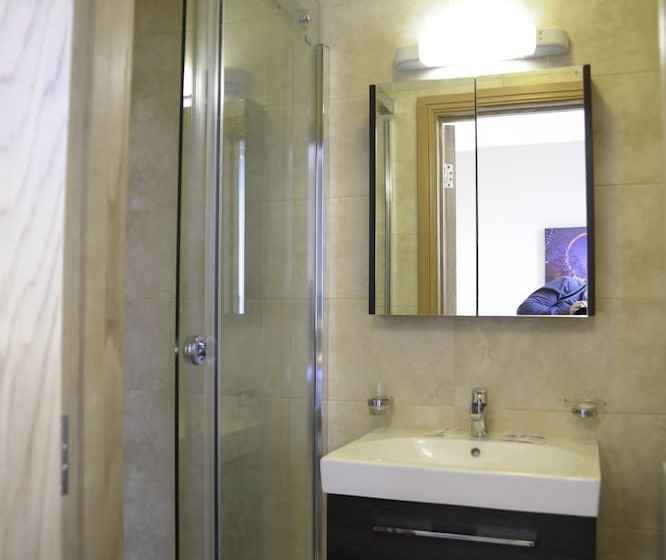 Четырехместный Номер Стандарт, Kings Cross Inn