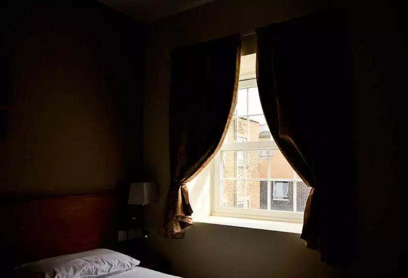 اتاق استاندارد چهار تخته, Kings Cross Inn