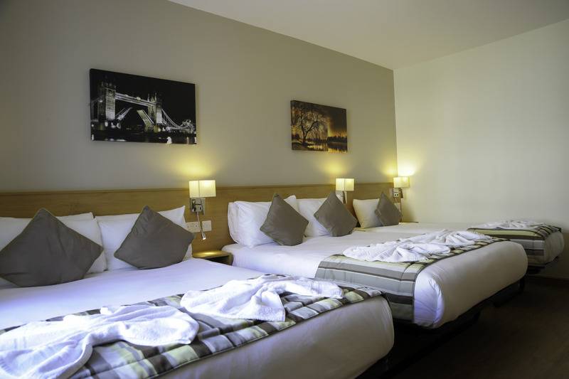 패밀리 룸, Kings Cross Inn