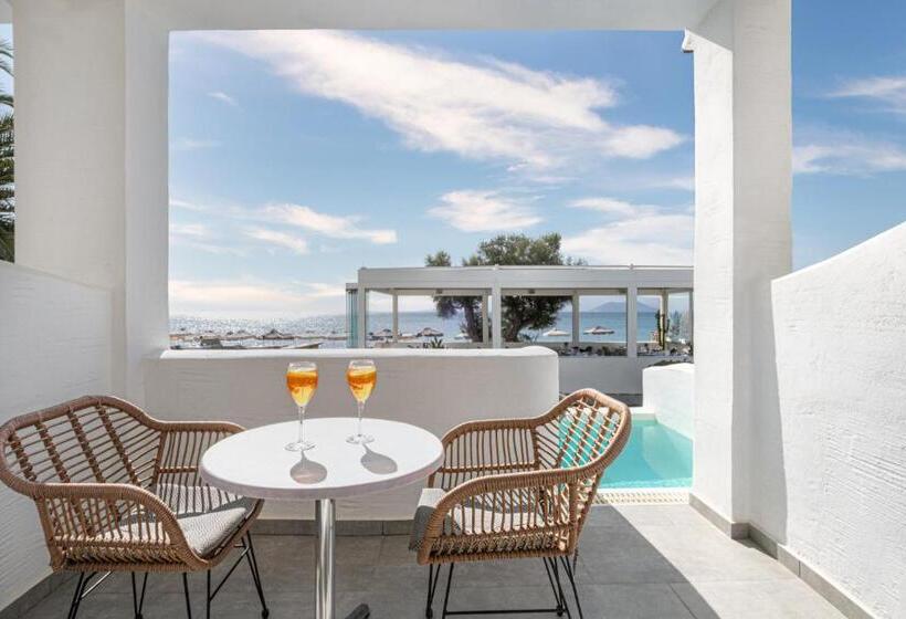 オーシャンビューのプレミアムルーム。, Liana Beach Hotel & Spa