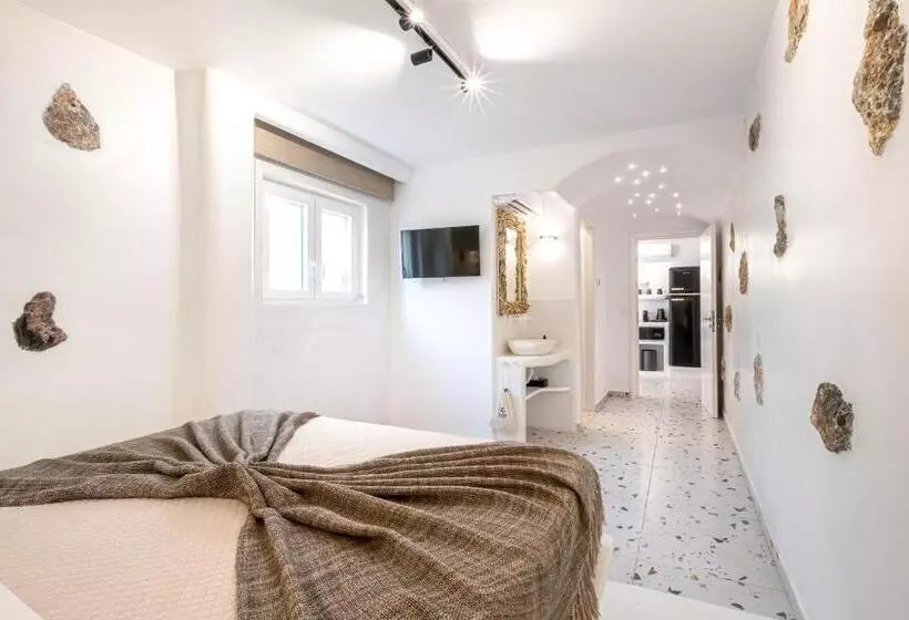 2 Bedroom Suite