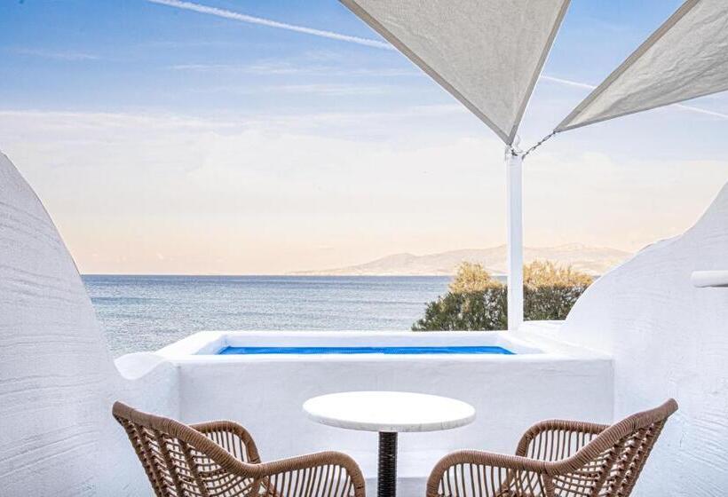 オーシャンビューのプレミアムルーム。, Liana Beach Hotel & Spa