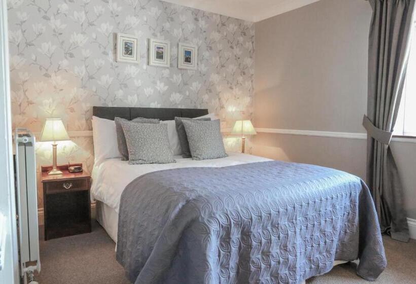 Номер Стандарт, Llechwen Hall