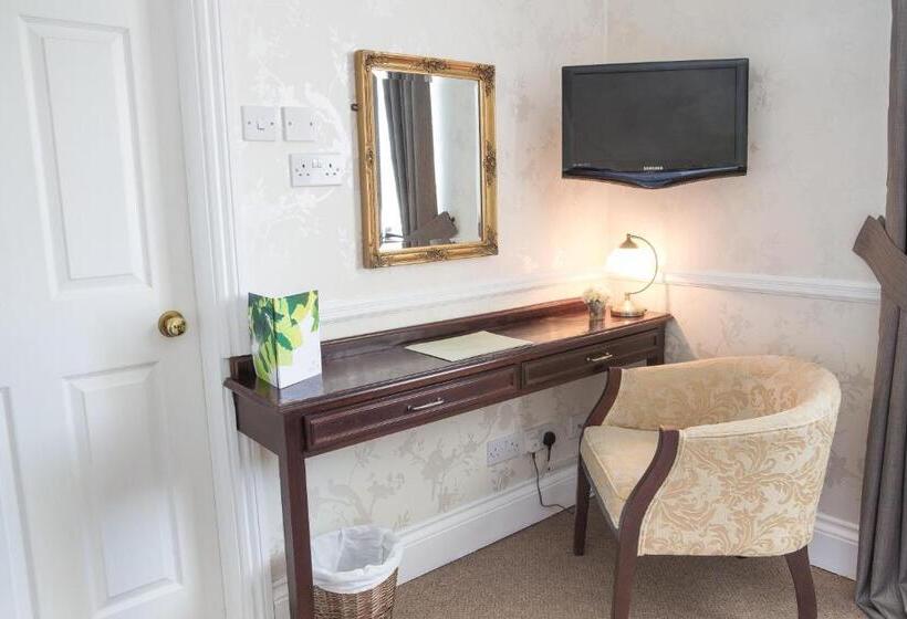 Номер Стандарт, Llechwen Hall