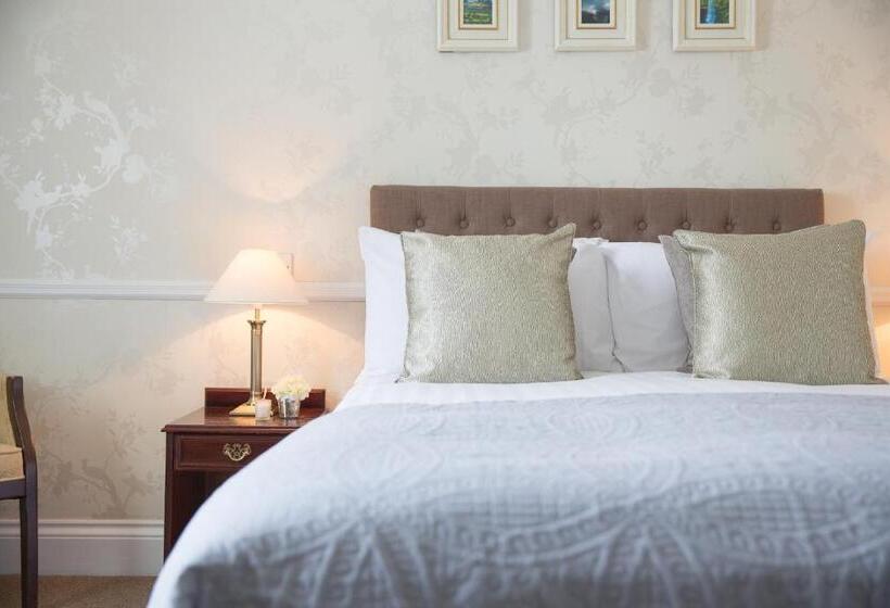 Номер Стандарт, Llechwen Hall