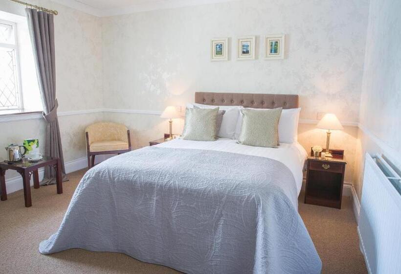 Номер Стандарт, Llechwen Hall