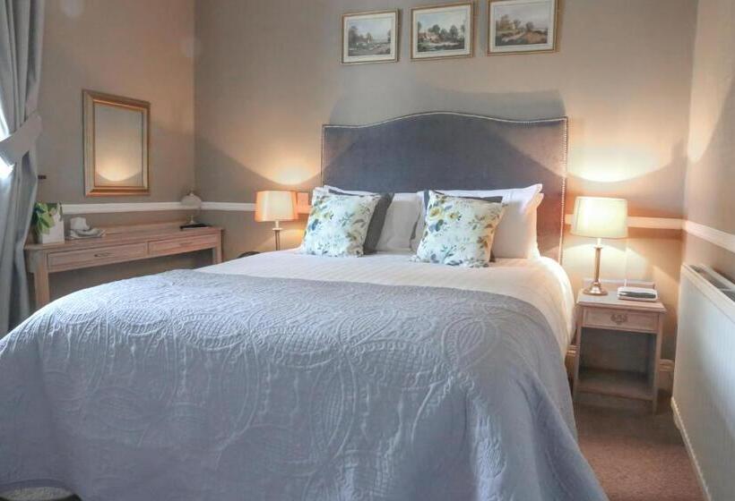 Номер Стандарт, Llechwen Hall