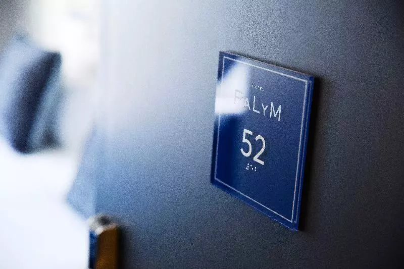 اتاق استاندارد سه نفره, Palym