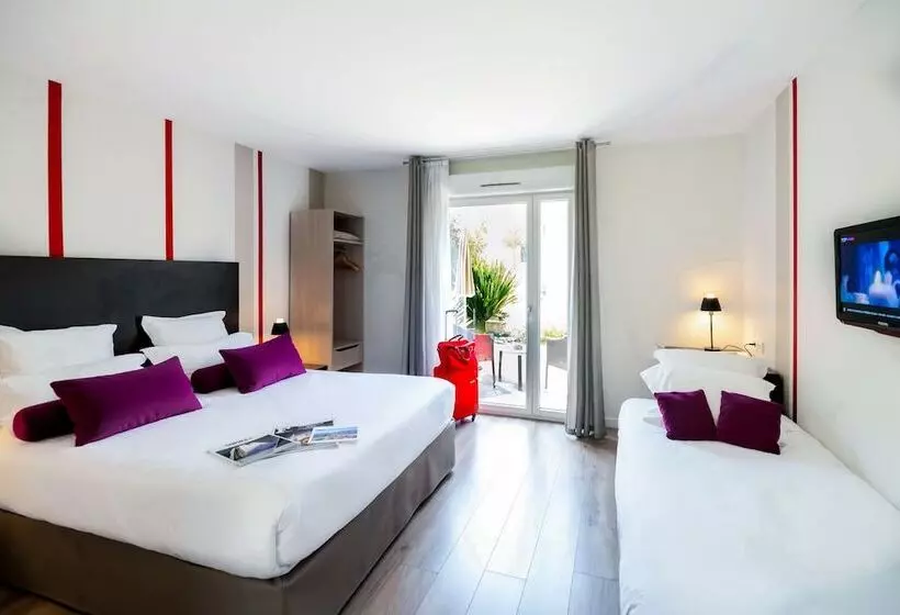 Standard Triple Room with Terrace, Hôtel Villa Sophia Adults Only July And August