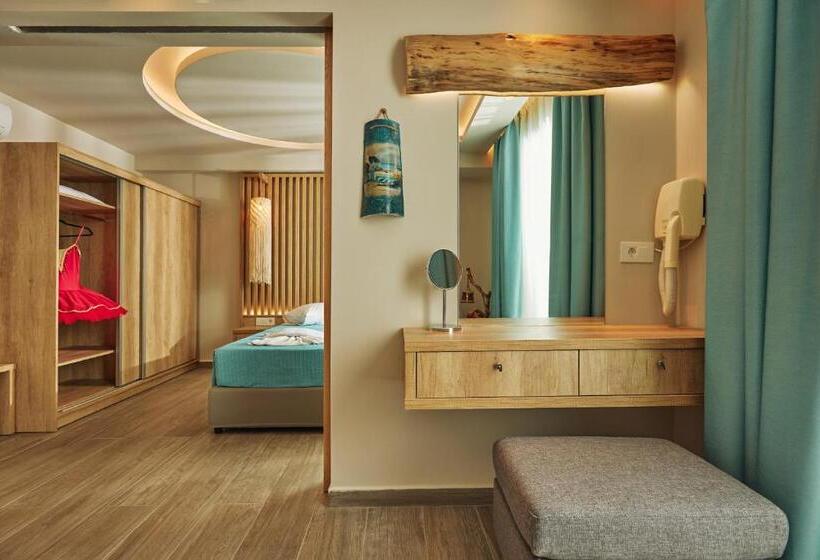 سوییت لوکس, Iniohos Zante Hotel & Suites