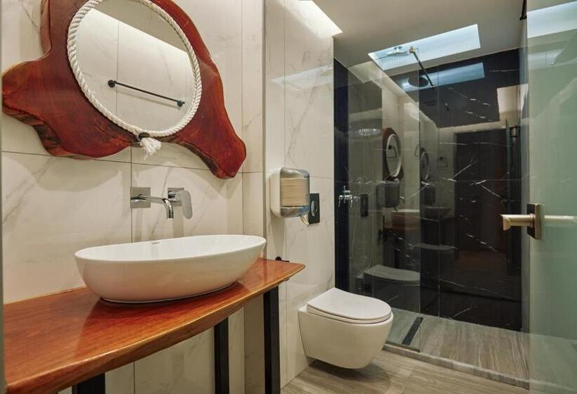 سوییت لوکس, Iniohos Zante Hotel & Suites