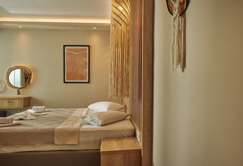 اتاق لوکس, Iniohos Zante Hotel & Suites