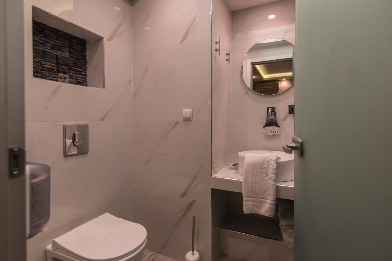 سوییت جونیور با چشم‌انداز استخر, Iniohos Zante Hotel & Suites