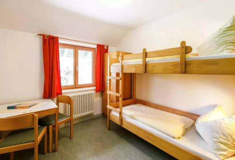 Standard Neljän Hengen Huone, Jugendherberge Schliersee
