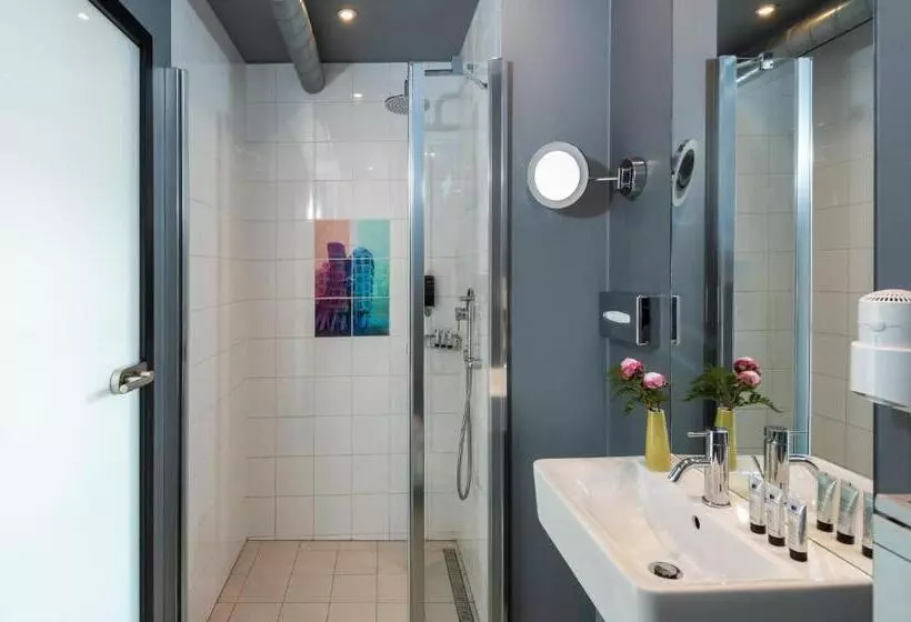 اتاق لوکس چهار تخته, Nyx Hotel Prague By Leonardo Hotels