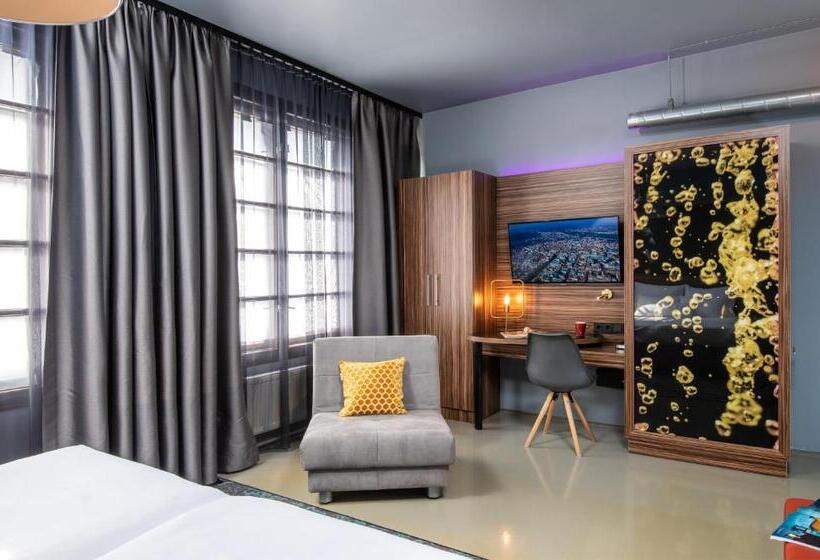 اتاق لوکس سه تخته, Nyx Hotel Prague By Leonardo Hotels