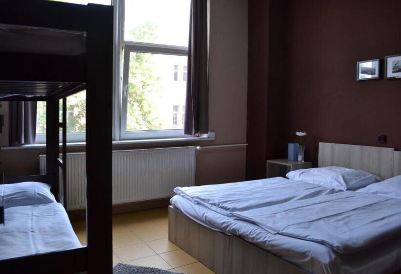 スタンダードトリプルルーム, Plus Prague