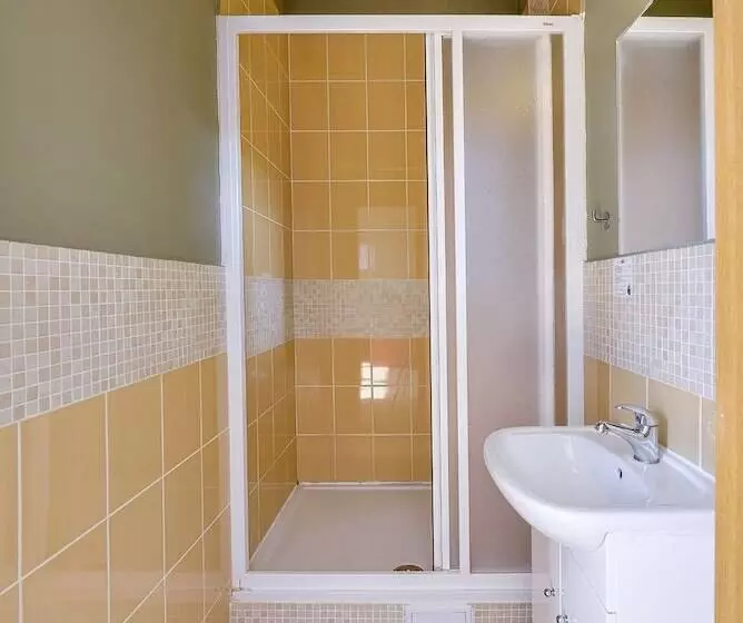 Quarto Estandar, Plus Prague