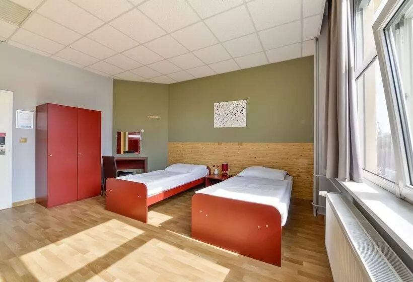 Quarto Estandar, Plus Prague