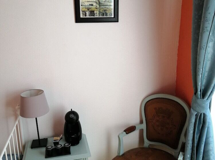 اتاق استاندارد با چشم‌انداز باغ, Porto Wine Hostel