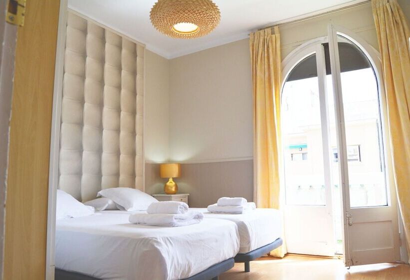 آپارتمان 4 خوابه, Suite Home Sagrada Familia