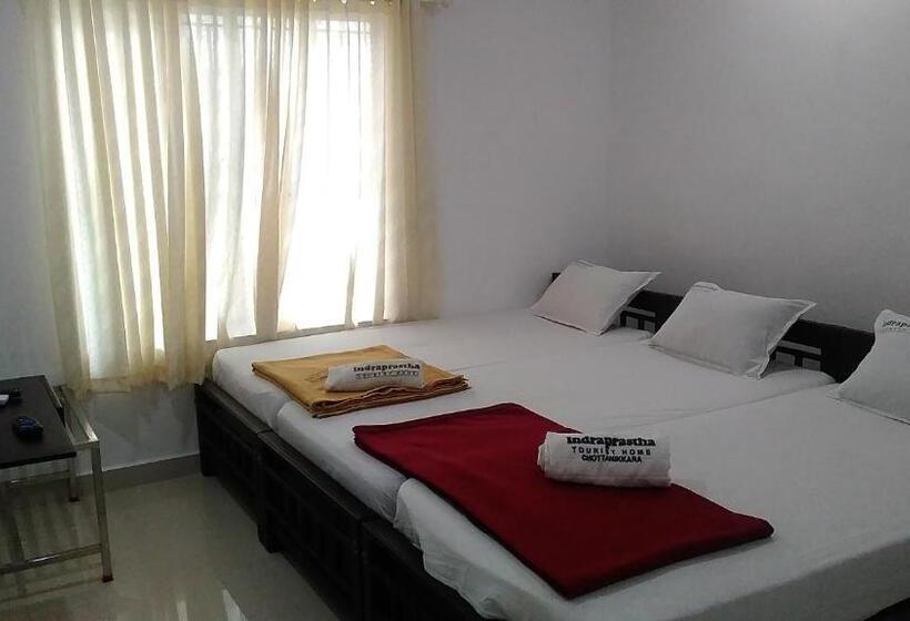 Quarto Triplo Deluxe, Indraprastha Tourist Home