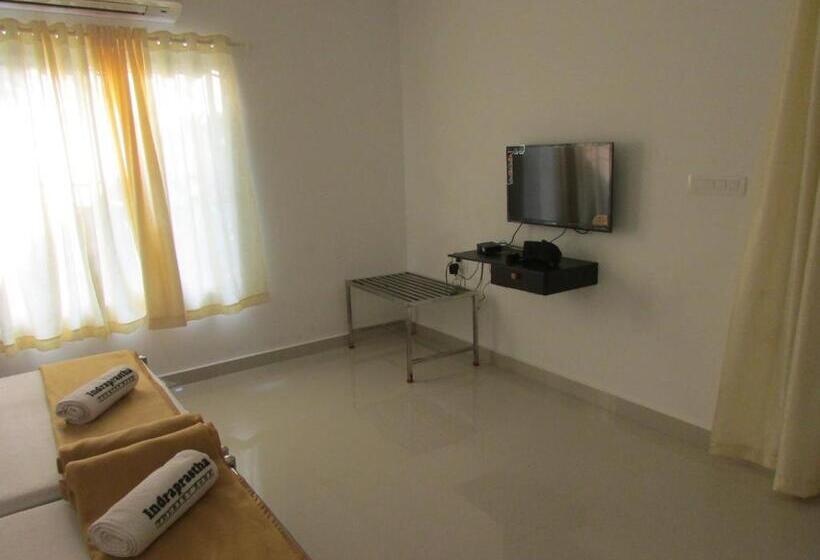 اتاق لوکس سه تخته, Indraprastha Tourist Home
