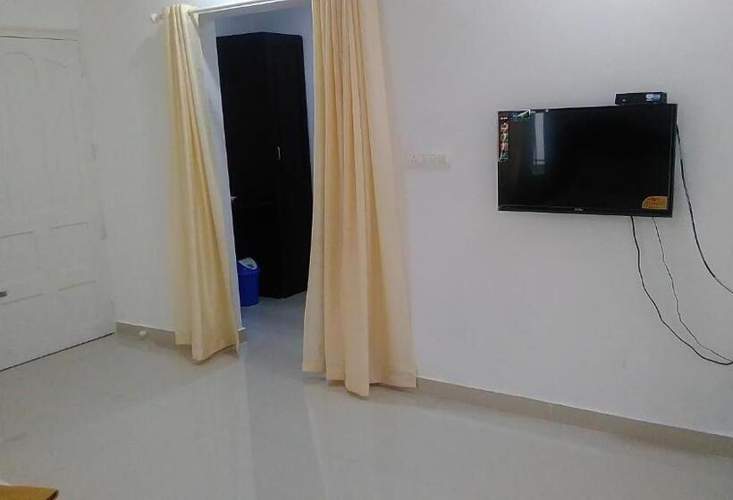 سوییت خانوادگی, Indraprastha Tourist Home