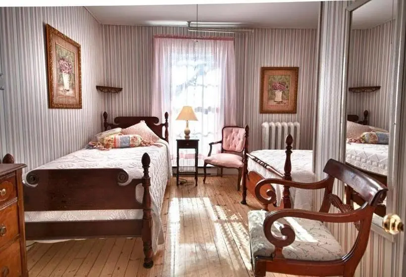 スタンダードルーム, Telegraph House Motel